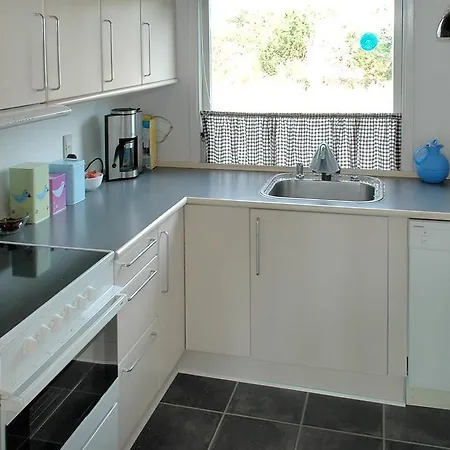 Vakantiehuis Three-bedroom Holiday Magevej 01 *
